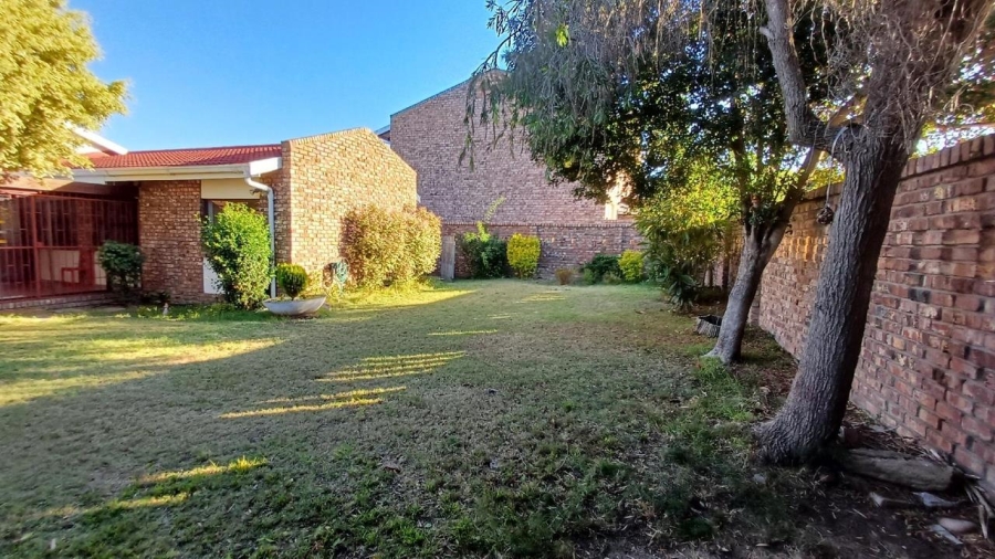 3 Bedroom Property for Sale in Hartenbos Central Western Cape